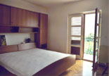 Insel Rab, Kroatien - Ferienwohnung von Privat - Banjol, Haus Mikelic - Schlafzimmer mit Südost-Balkon Insel Rab, Kroatien - Ferienwohnung von Privat - Banjol, Haus Mikelic - Schlafzimmer mit Südost-Balkon